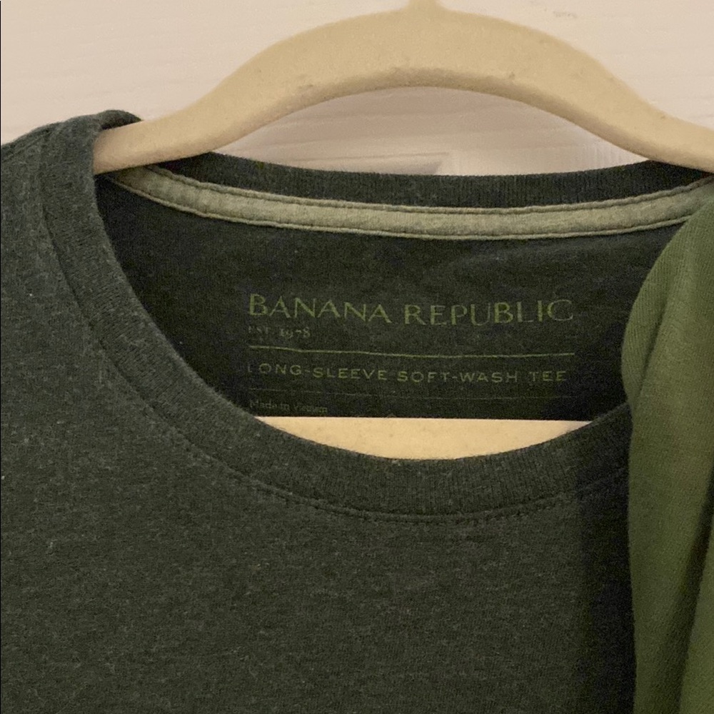 Banana Republic Green and Gray Long Sleeve Tees Super Soft sz L Set of 2 - Picture 3 of 11